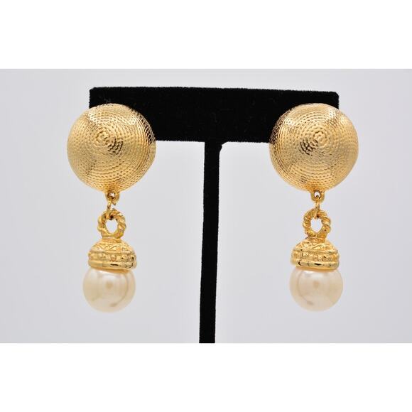 Vintage Clip Earrings Round Pearl White Textured Heavy Chunky 1980s BinAZ - Picture 1 of 12
